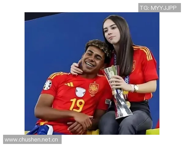 小吧社交秀精彩纷呈亚马尔与女友甜蜜互动胡梅尔斯女友惊艳亮相