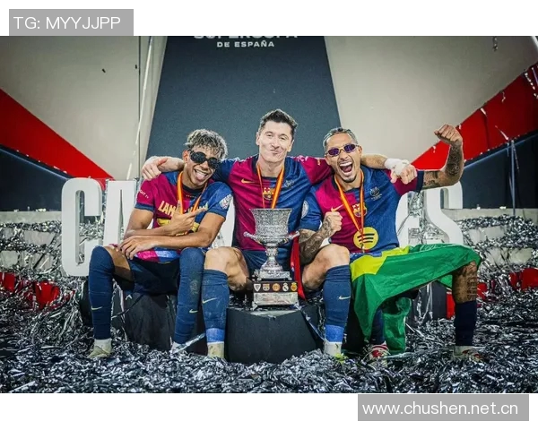 巴萨全新第四球衣发布向2005年经典国家德比致敬